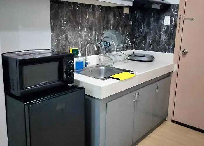 27th Floor Cozy Unit With View In Mplace Manila